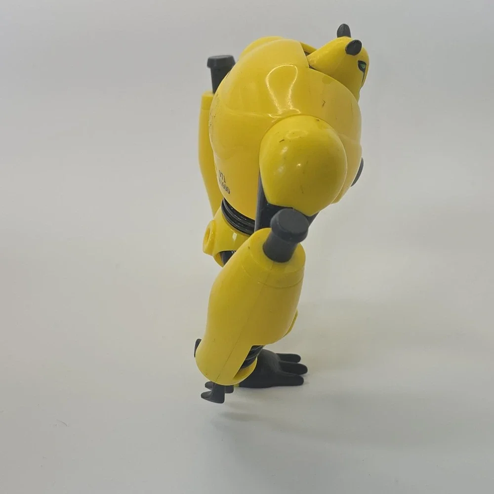 Ben 10 Ultimate Alien Armodrillo Action Figure Bandai 41600 Yellow Black 4 inch